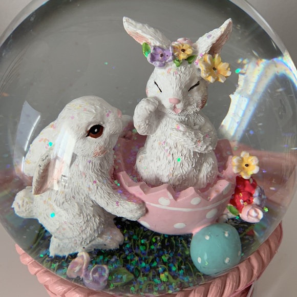 Easter spring waterglobe bunny rabbit easter basket brand new ✨🌸🐇 - Picture 3 of 15